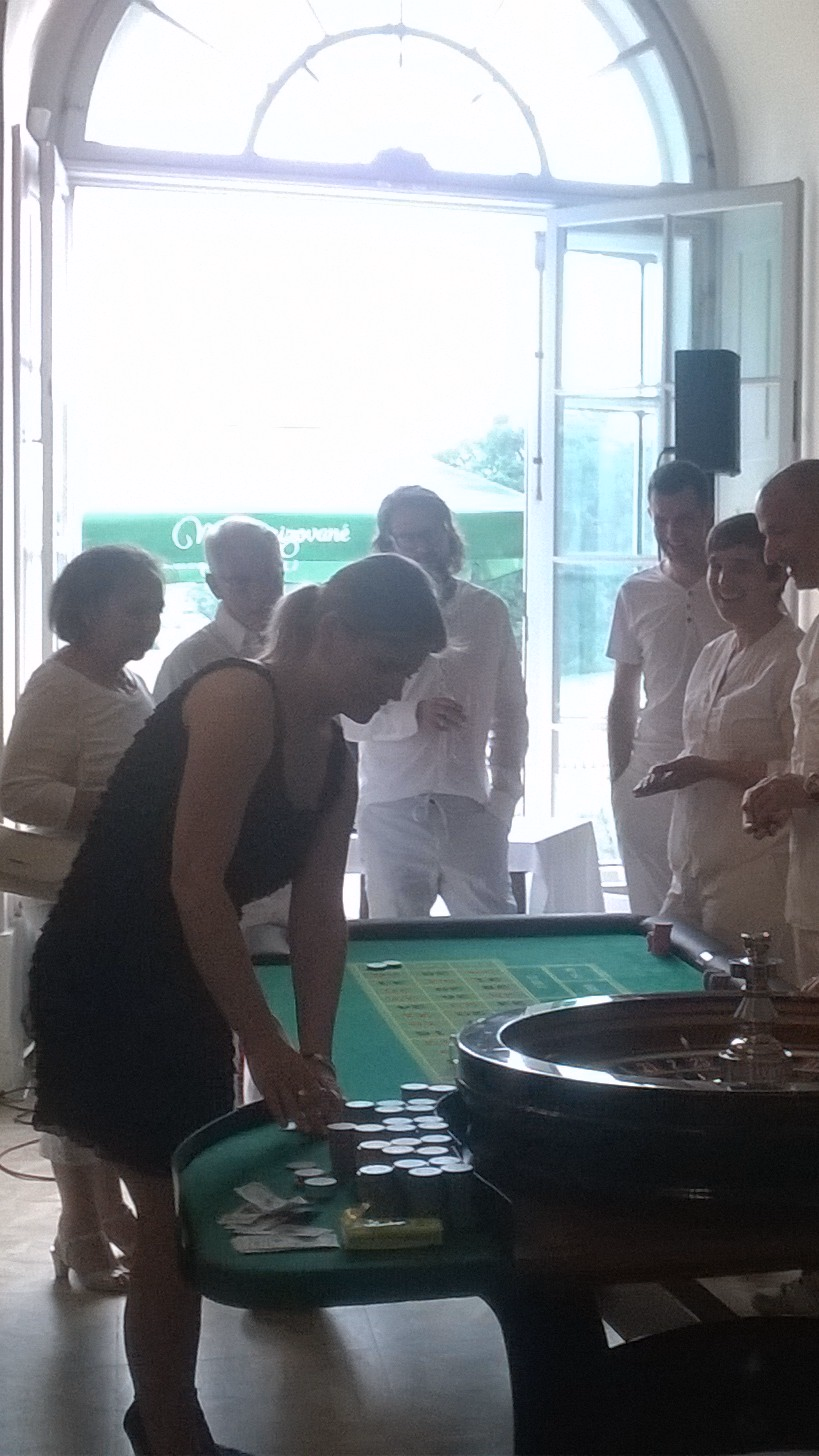 Stůl pro Ruletu mobilního casina na firemním večírku